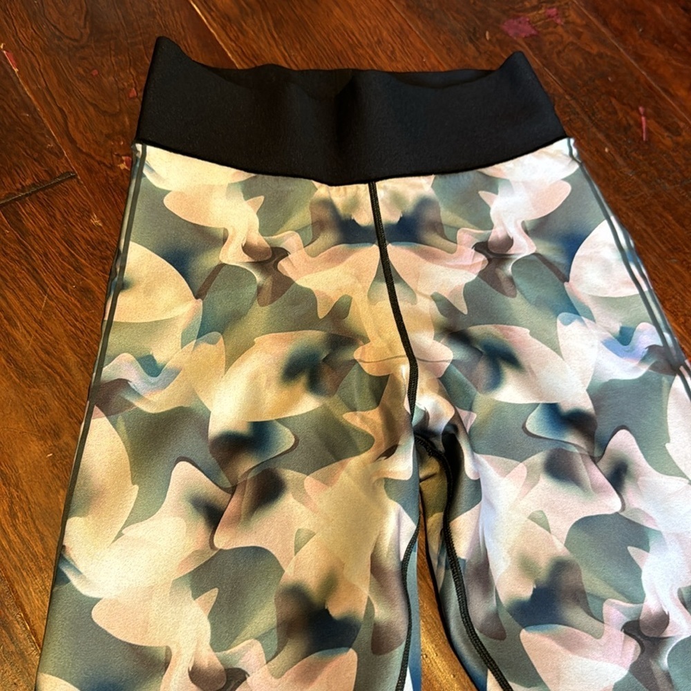 Ultracor leggings muted green pink cream camouflage like print sz xs made in USA - Picture 3 of 10